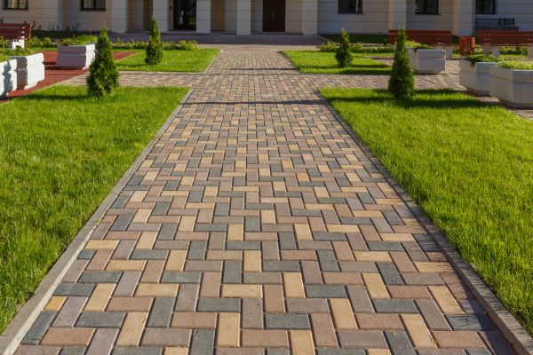 Cost of Paved Walkway Service in Iowa City